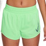 Short-Nike-Running-Dama-One-Swoosh-3.5-Verde